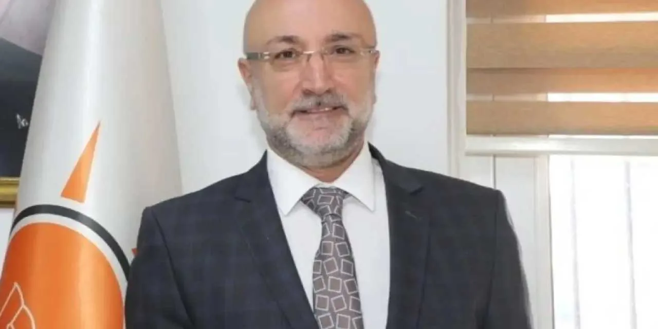 AK Parti Afyonkarahisar İl Başkanı Turgay Şahin'e Veda Plaketi AK Parti Afyonkarahisar İl Başkanı Turgay Şahin'e Veda Plaketi