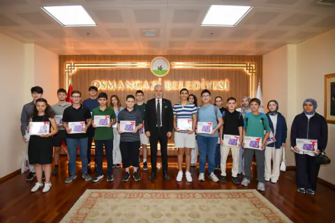 Osmangazi Belediyesi Dijiders projesi: 6 bin 600 öğrenciye ücretsiz destek, tıp fakülteleri kazandı