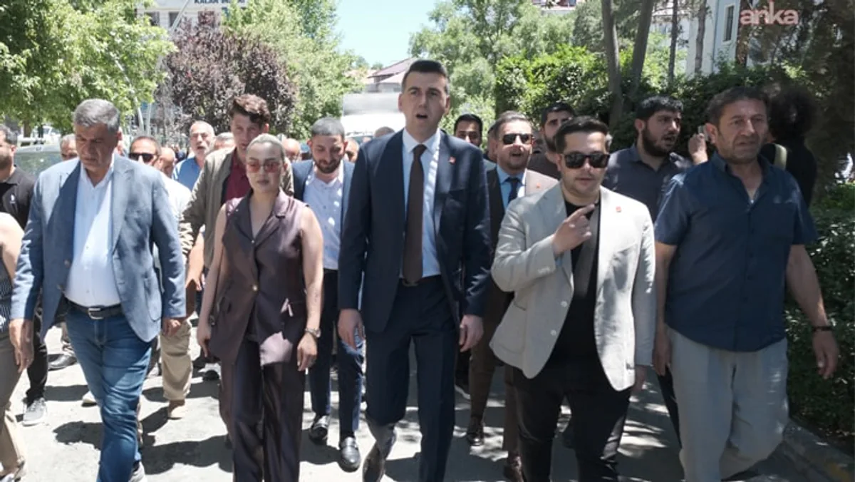 Kemal Kılıçdaroğlu'na Memleketi Tunceli'de Tepki: Siyasi Kriz Derinleşiyor Kemal Kılıçdaroğlu'na Memleketi Tunceli'de Tepki: Siyasi Kriz Derinleşiyor