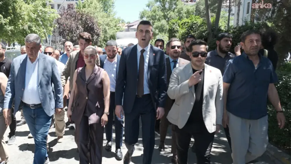 Kemal Kılıçdaroğlu'na Memleketi Tunceli'de Tepki: Siyasi Kriz Derinleşiyor görseli