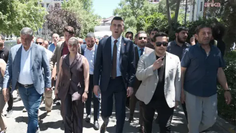 Kemal Kılıçdaroğlu'na Memleketi Tunceli'de Tepki: Siyasi Kriz Derinleşiyor