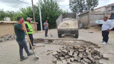 Başverimli’de su arızası ve yol çökmesi giderildi: Atatürk Caddesi trafiğe açıldı