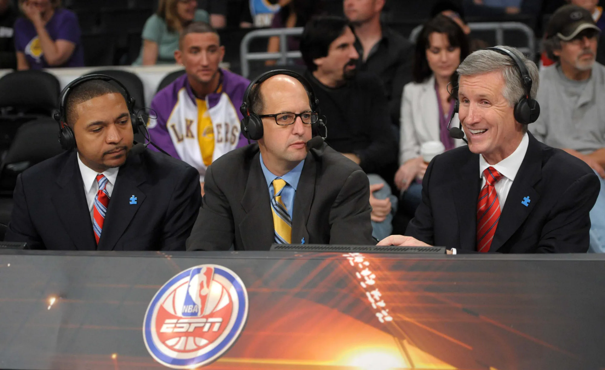 NBA'in Efsane Sesi Mike Breen Kimdir? Kariyeri ve Başarıları NBA'in Efsane Sesi Mike Breen Kimdir? Kariyeri ve Başarıları