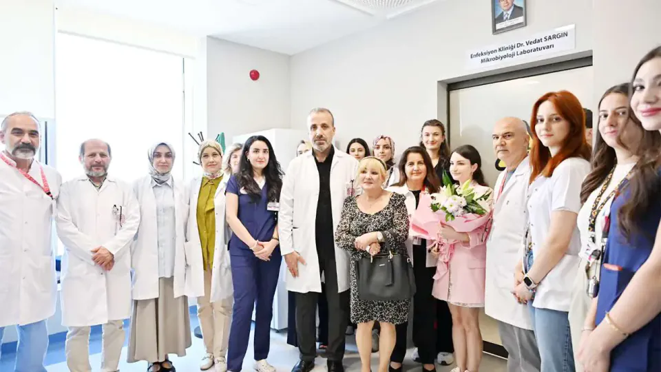 Ankara Etlik Şehir Hastanesi'nde Yeni Mikrobiyoloji Laboratuvarı Hizmete Açıldı görseli