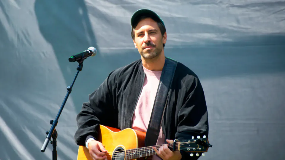 Max Giesinger'den şok konser iptali: Bilet satışları yetersiz kaldı görseli