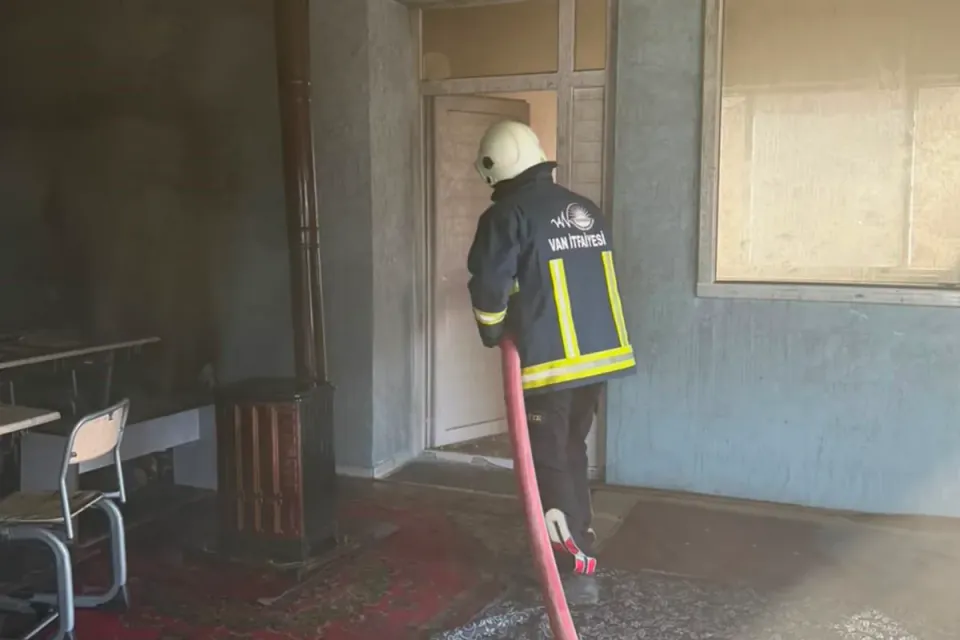 Van'ın Çaldıran ilçesinde Kur'an kursunda yangın görseli