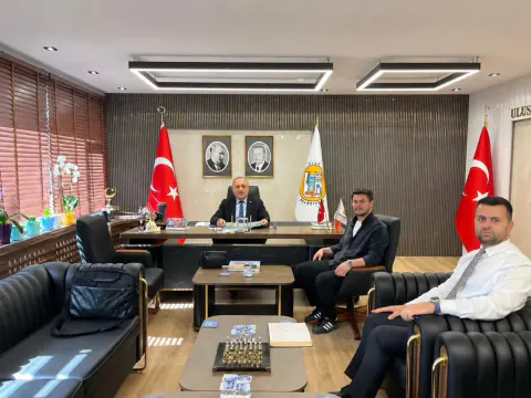 Ulus'ta İmar Planı Görüşmesi: Belediye Başkanı ve Yüklenici Masaya Oturdu