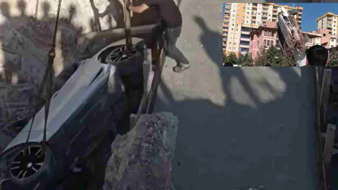 Gaziantep'te Kontrolden Çıkan Lüks Otomobil İnşaat Çukuruna Düştü