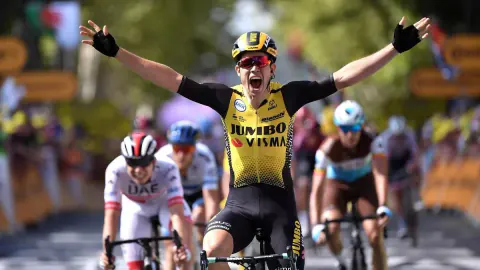 Wout van Aert: Modern Bisikletin Çok Yönlü Yıldızı ve Paris-Roubaix Başarısı