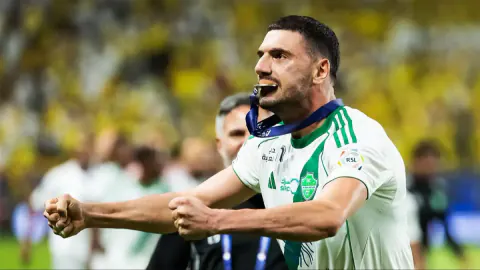 Al Ahli ve Al Ahly'de Hareketli Günler: Merih Demiral'dan Yeni İmza, Trezeguet'e Veda