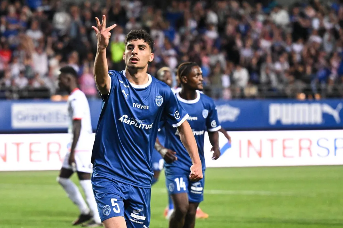 HSV'den Transfer Bombası: Martin Adeline Hamburg Yolunda HSV'den Transfer Bombası: Martin Adeline Hamburg Yolunda
