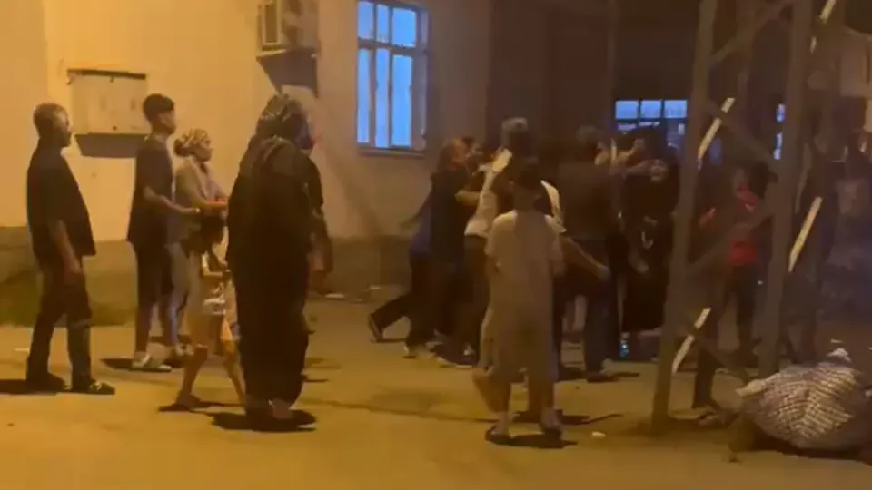 Adana Seyhan'da İki Aile Kavga Etti: Polis Müdahalesiyle Dağıtıldı görseli