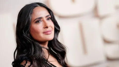 Salma Hayek Kering Vakfı Gecesi'nde Ev Sahipliği Yaptı: New York'ta Rekor Bağış Toplandı Salma Hayek Kering Vakfı Gecesi'nde Ev Sahipliği Yaptı: New York'ta Rekor Bağış Toplandı