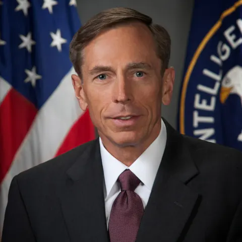 Petraeus: "Putin Sovyetleri Diriltiyor, Sıradaki Hedef Litvanya Değil Moldova"