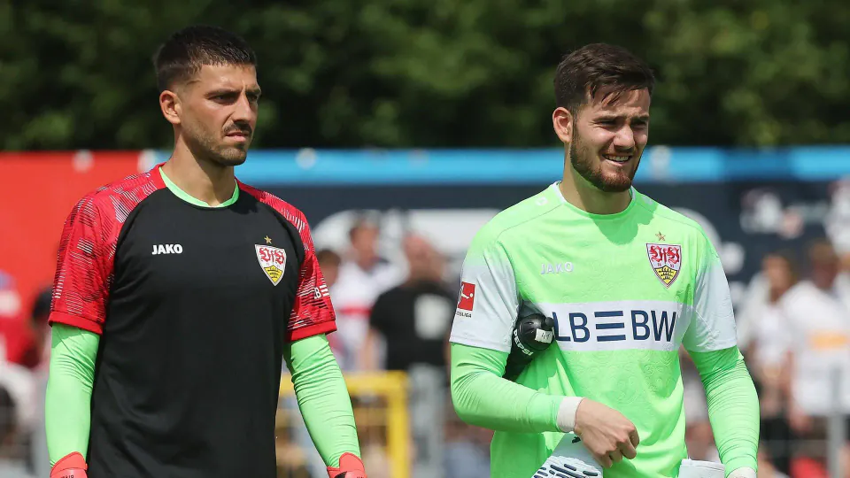 VfB Stuttgart'ta Kaleci Krizi: Dennis Seimen Sakatlandı, Transfer Kapısı Açıldı görseli