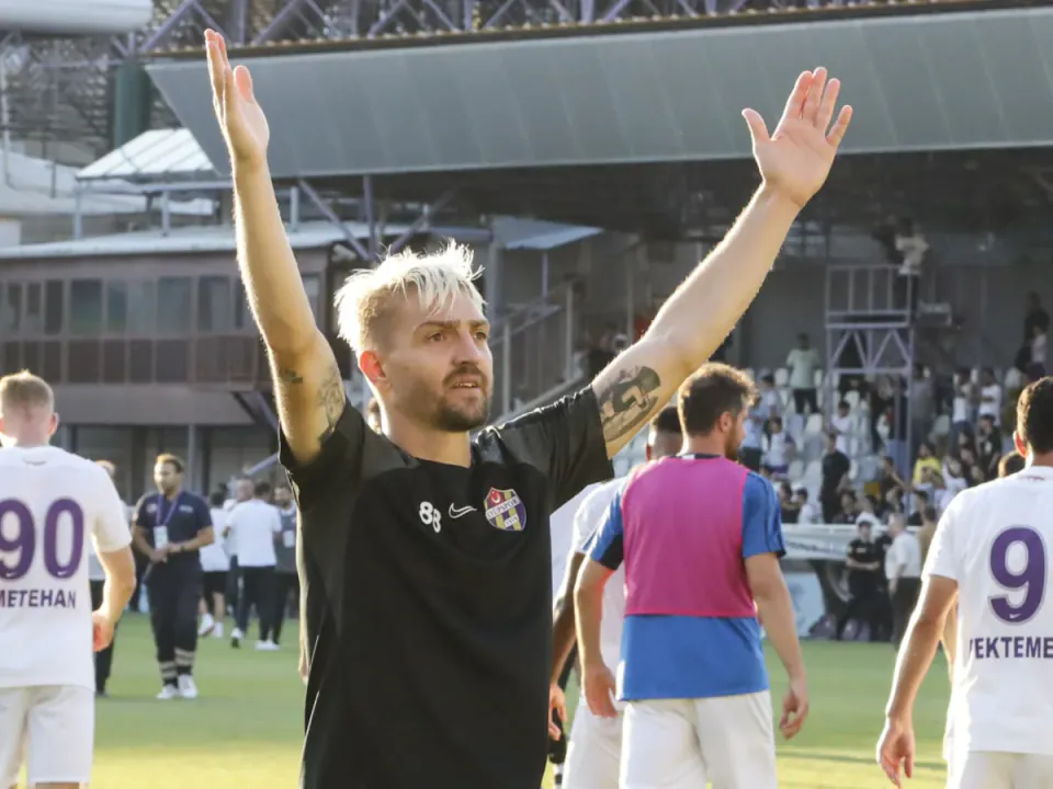 Caner Erkin futbol kariyerini noktaladı: 37 yaşında veda etti görseli