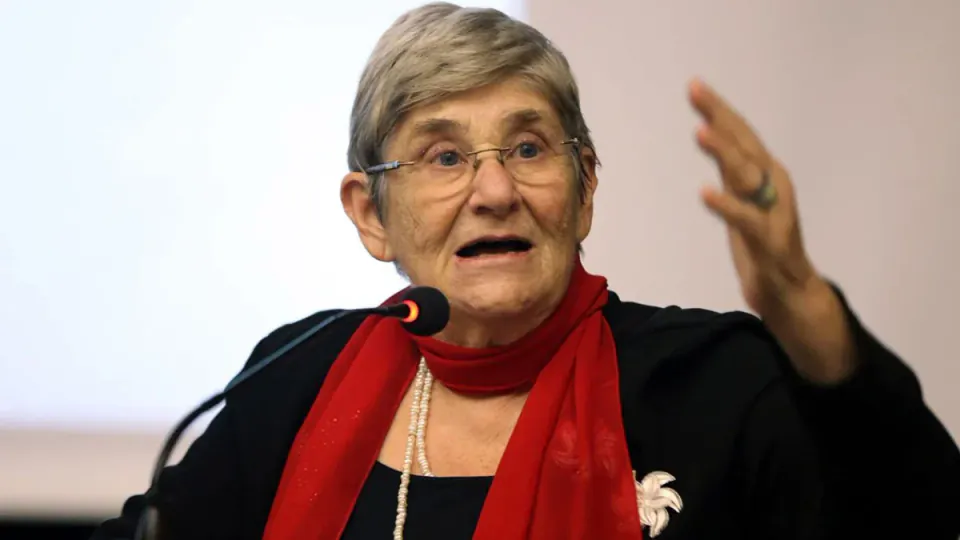 Prof. Dr. Canan Karatay'ın Tartışmalı Tavsiyeleri ve Bilim Dünyası görseli
