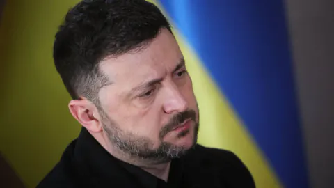 Zelenski, istihbarat çatışmasını 'skandal' ilan etti: 'Sadece Ruslara ateş edilebilir'