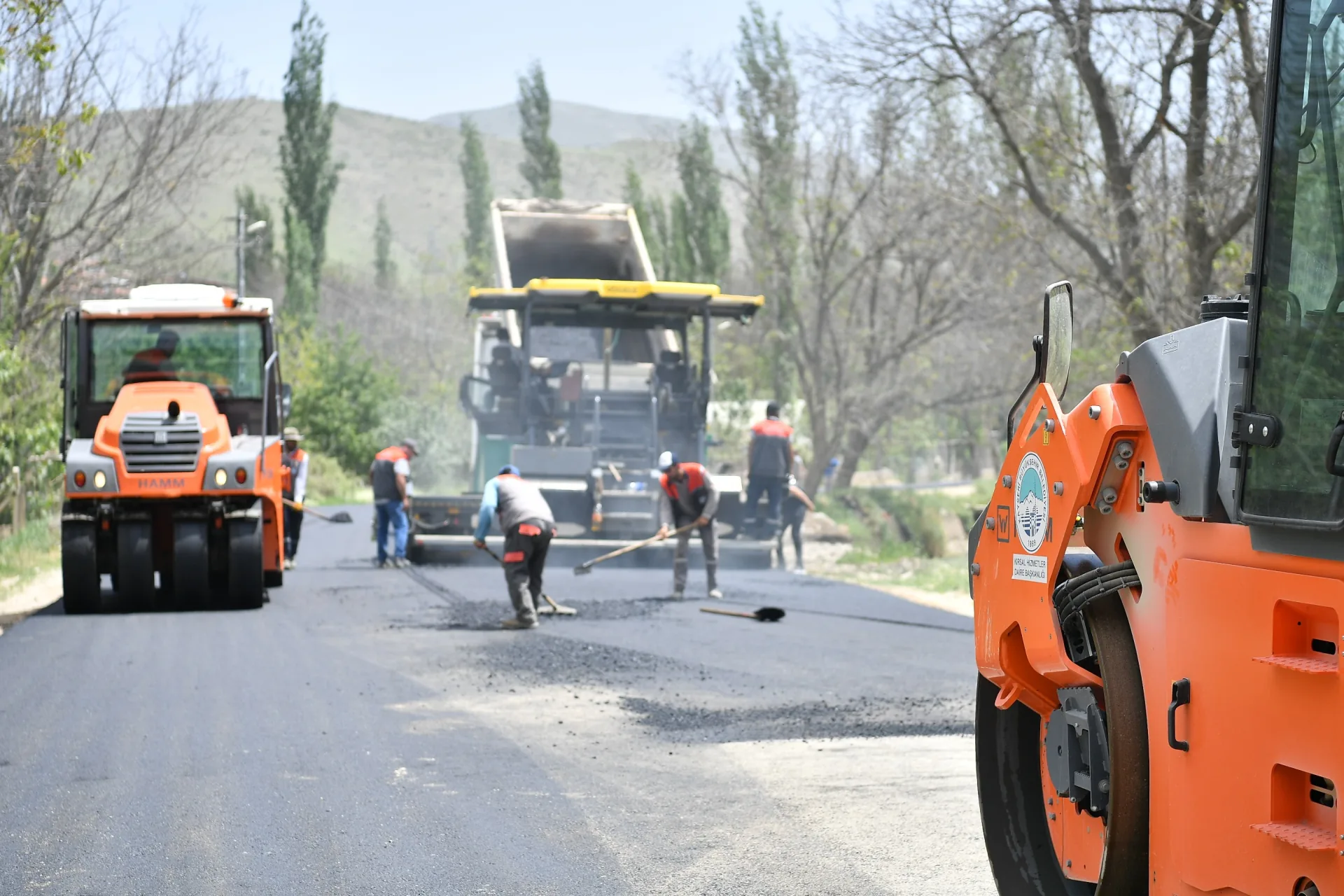Kayseri'de Yatırım ve Turizm Hamlesi: Kırsal Ulaşım ve Cam Teras Kayseri'de Yatırım ve Turizm Hamlesi: Kırsal Ulaşım ve Cam Teras