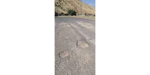 Diyarbakır Çermik Haseran Bölgesi'nde Yol Çilesi: Vatandaşlar Onarım Bekliyor