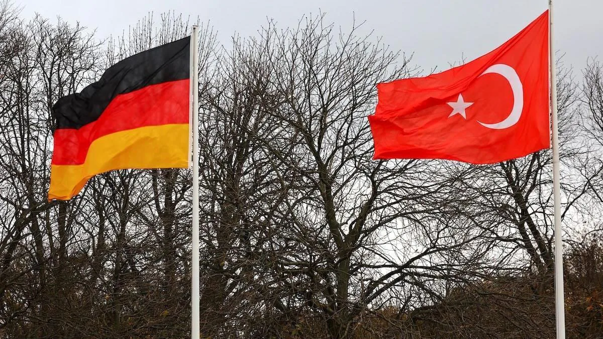 Türkiye ve Almanya Arasındaki Diplomatik Diyaloglar Şansölye Dönemi ve Stratejik İş Birliği Türkiye ve Almanya Arasındaki Diplomatik Diyaloglar Şansölye Dönemi ve Stratejik İş Birliği