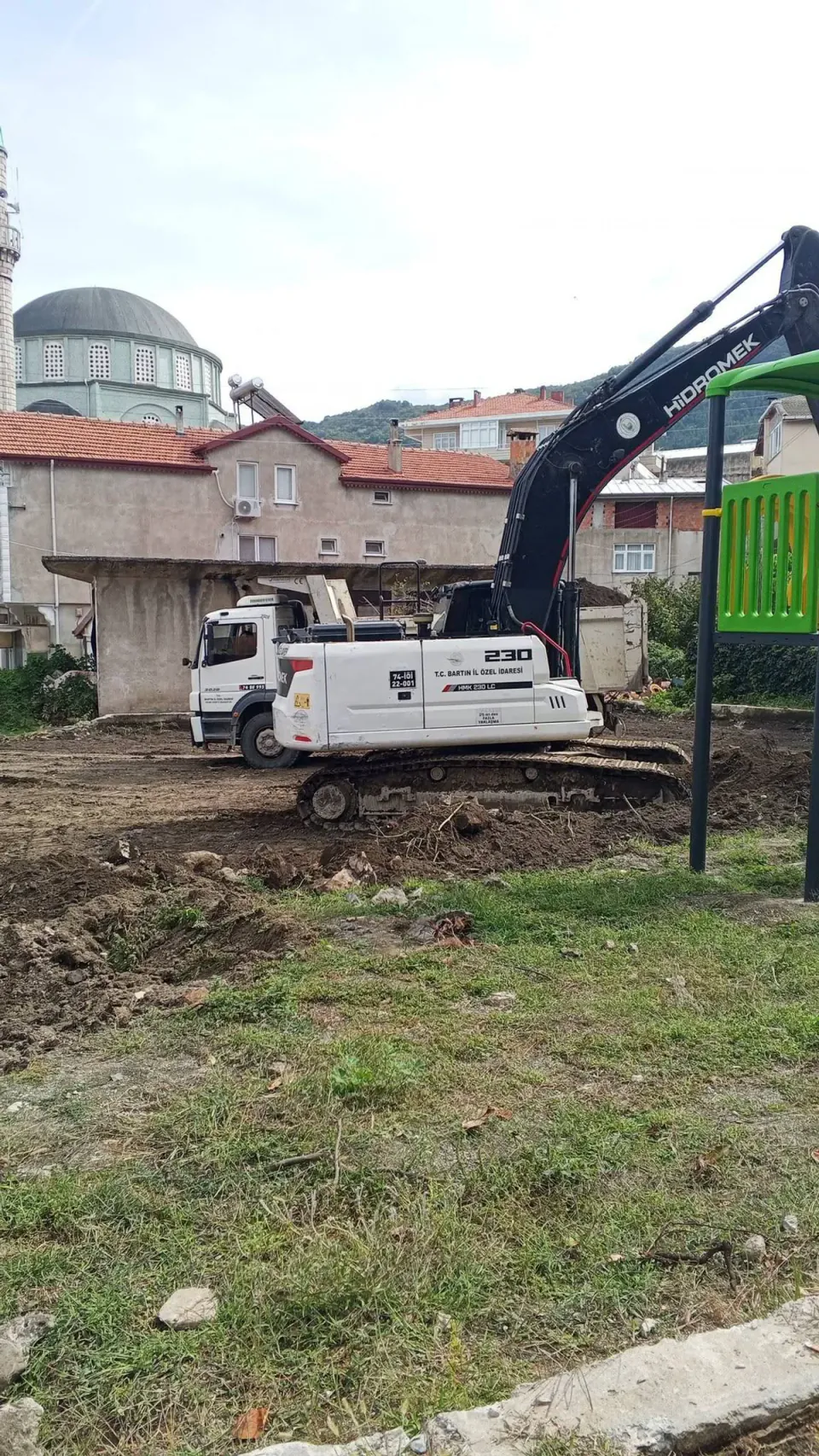 Kurucaşile'de Tekkeönü'ye çocuk parkı ve sosyal alan: Zemin çalışmaları başladı görseli