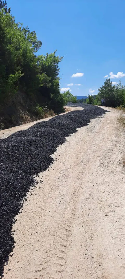 Bartın'da Buğurlar Köyü Yolu Sıcak Asfaltla Yenilendi