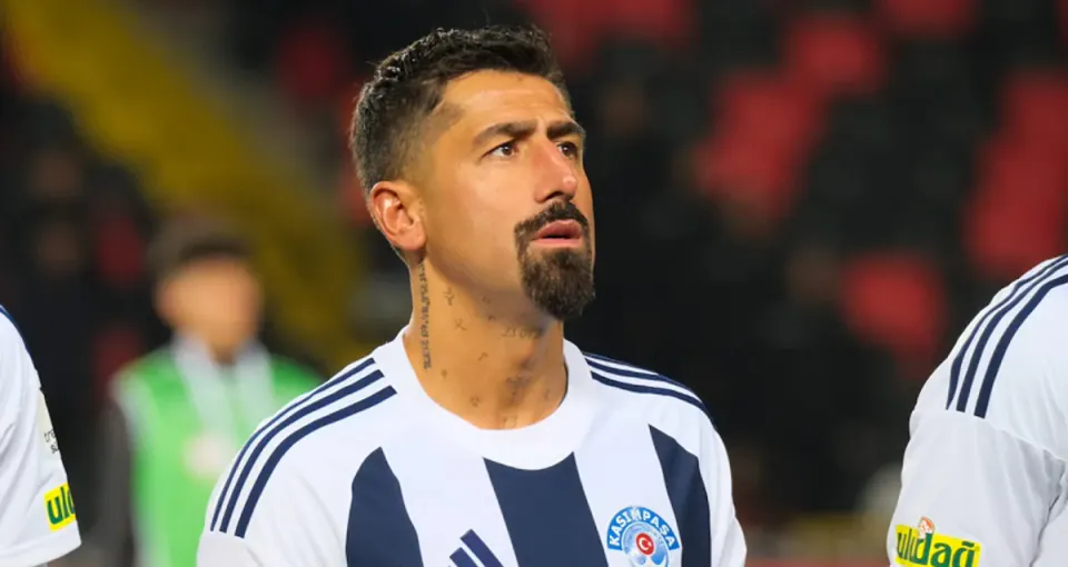Kerem Demirbay'dan Galatasaray bombası: 'İçimdeki şeyi söylesem her yer patlar, herkes yutuyor' görseli