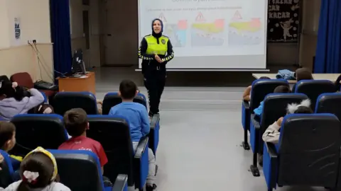 Bilecik'te 90 Öğrenciye Trafik Güvenliği Eğitimi: 'Birlikte Güvenli Gelecek' Projesi Başladı