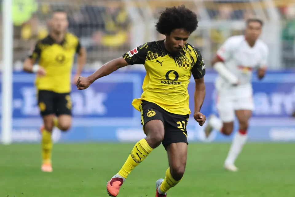 Barcelona'da Adeyemi Dönemi: BVB'den Katalan Devine Stratejik Transfer görseli
