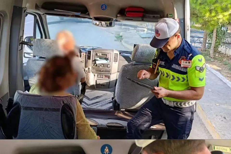 Antalya'da okul servis denetiminde 8 araç trafikten men edildi, 23'e ceza görseli