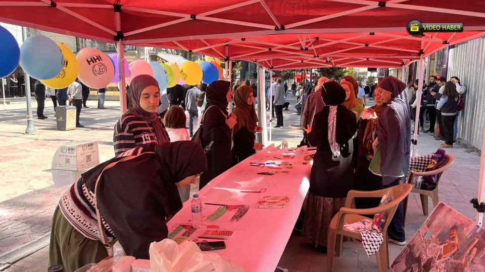 Karabük'te Gazze çocukları için fırça atıldı: İHH ve Yetim Vakfı'ndan 'Filistinli Çocuklar İçin Çiz' etkinliği görseli