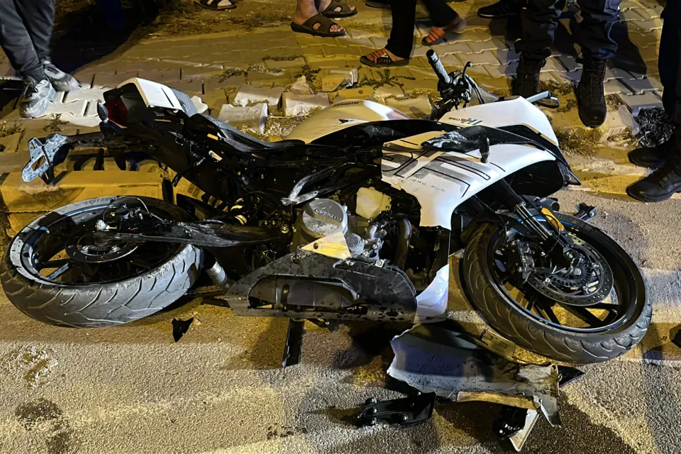Aksaray'da Trafik Kazası: Otomobil ve Motosiklet Çarpıştı, 2 Çocuk Ağır Yaralandı görseli