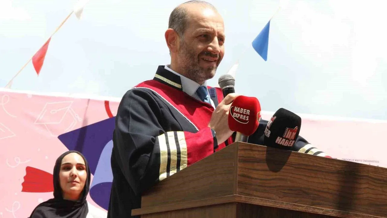 Ondokuz Mayıs Üniversitesi'nde 197 Yeni Mezun Diplomasını Aldı