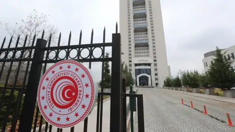 TÜİK verisi: Ağustos'ta dış ticaret açığı %22,3 artarak 5,24 milyar dolar