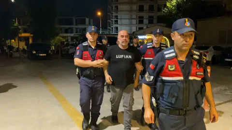Bursa'da Uyuşturucu Operasyonu: Ezel Akay ve Kardeşi Gözaltına Alındı