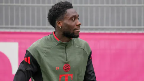 Bayern Münih'te Alphonso Davies Transferi: Suudi Arabistan İlgisi ve Yeni Rekabet