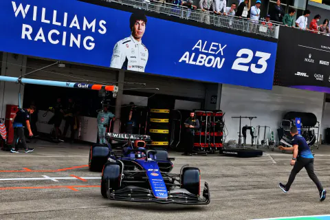 Silverstone'da Sürpriz Soruşturma: Alex Albon ve Arvid Lindblad Hakim Karşısında