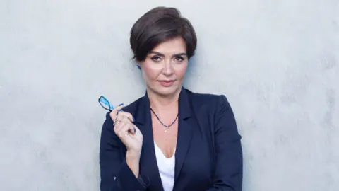 Sözcü TV'de Devir Değişimi: Serdar Cebe Ayrıldı, Özlem Gürses Koltuğa Geldi