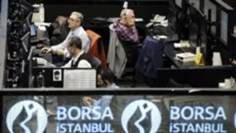 BIST 100'de panik satışlar: Endeks %5 gerileyerek 13 bin 200 puan altına düştü