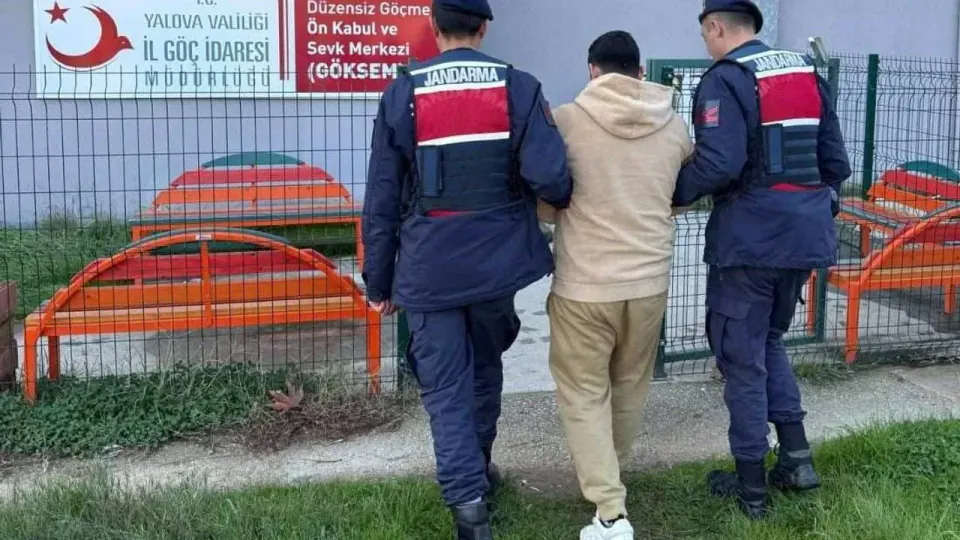 Yalova'da Kırmızı Bülten Operasyonu: 3 Zanlı Tutuklandı görseli