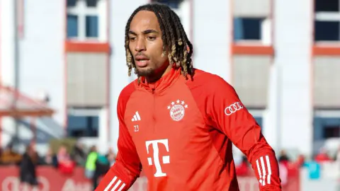 Bayern Münih'te Sacha Boey Dönemi Bitiyor: Ayrılık Kararı Resmileşti