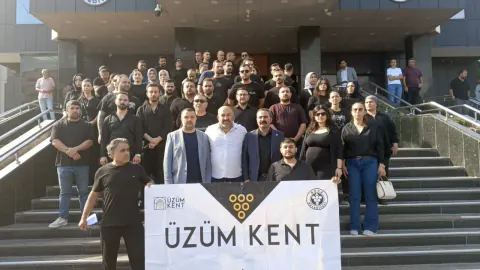 Buca Belediyesi'nde Üzümkent işçileri eylemde: 7 aydır maaş yok, ev kiraları ödenmiyor