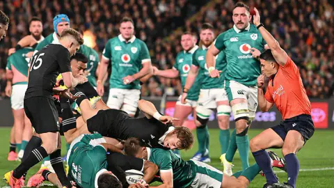 Yeni Zelanda, İrlanda'yı Eden Park'ta domine etti: All Blacks'ın gücü sürdü