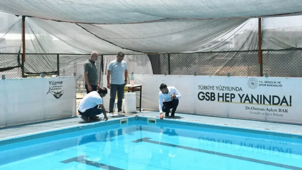 İdil'e Yeni Spor Atılımı: Yarı Olimpik Yüzme Havuzu Yükseliyor görseli