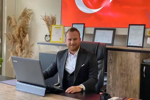 CHP Altınova İlçe Başkanı Samet Demirci Göreve Başladı: "Sahalarda Olmaya Devam Edeceğiz" CHP Altınova İlçe Başkanı Samet Demirci Göreve Başladı: "Sahalarda Olmaya Devam Edeceğiz"