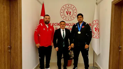 Bilecikli Mikail Zaloğlu Avrupa Kuraş Şampiyonluğu'na Ulaştı