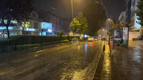 Çankırı'da Sağanak Yağış Sıcak Hava Dalgasını Kırdı