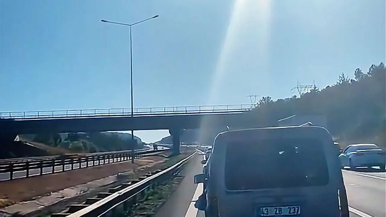 Karadeniz'de Fındık Hasadı Trafiği Başladı: Yolcu ve Araç Kuyrukları Uzuyor Karadeniz'de Fındık Hasadı Trafiği Başladı: Yolcu ve Araç Kuyrukları Uzuyor