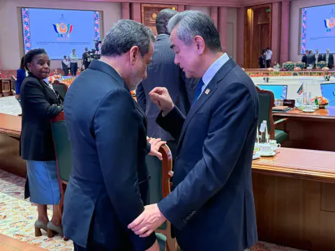İran ve Çin Dışişleri Bakanları Yeni Delhi'de BRICS çerçevesinde görüştü: Bölgesel güvenlik ve ikili işbirliği gündemde